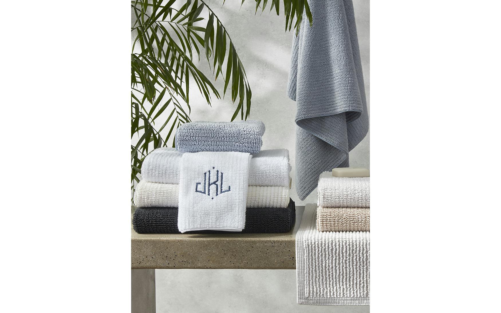 Matouk Towel Collection Daphne Palm