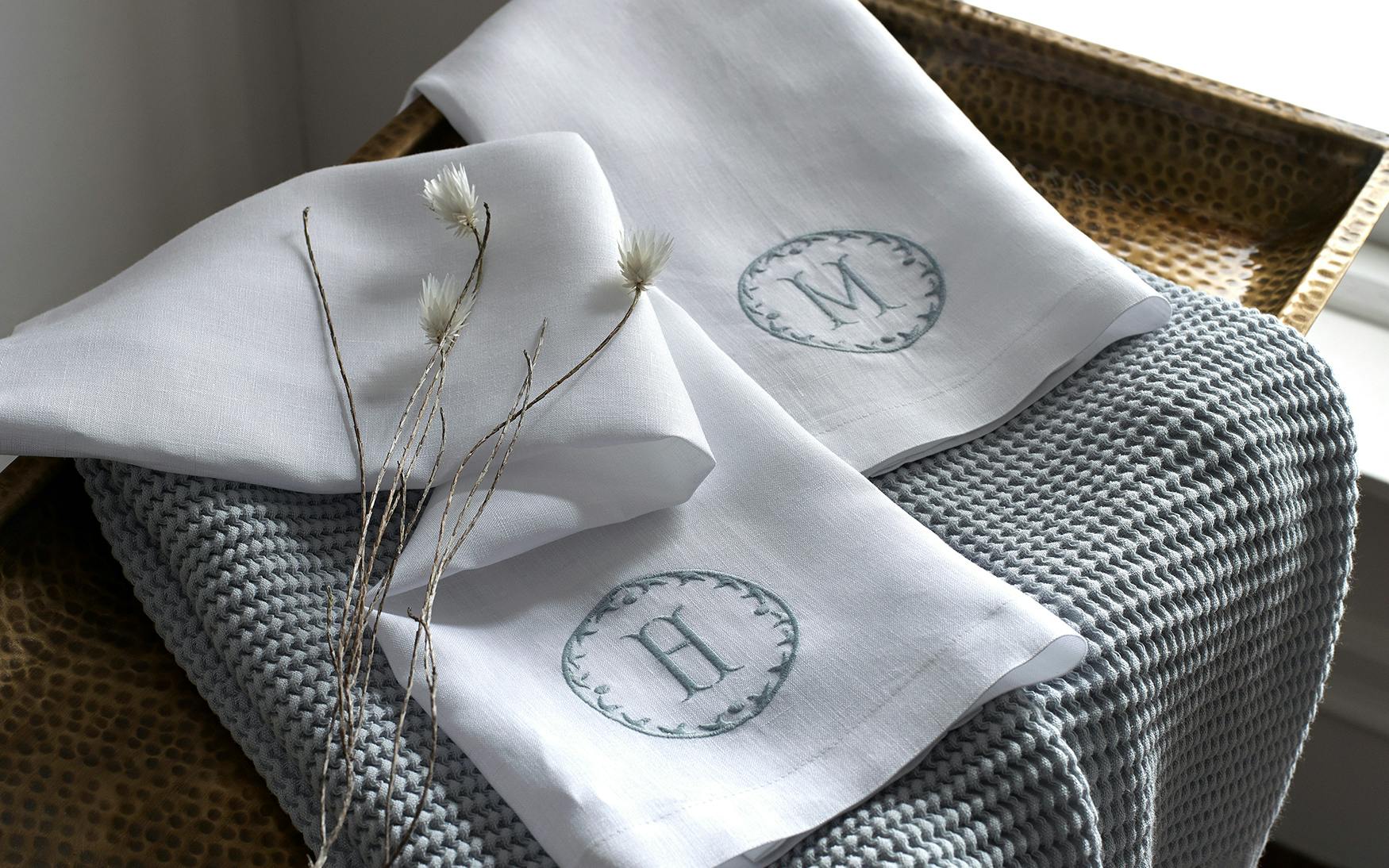 Matouk Atoll Guest Towels - Set of 2 in Baltic | Linen
