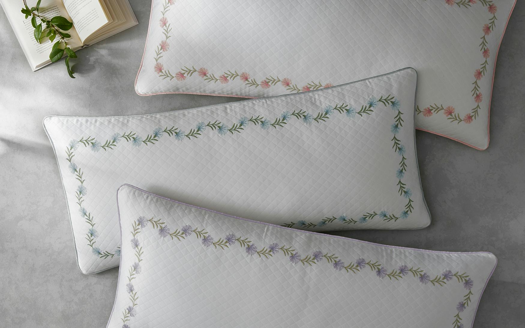 Matouk Daphne Matelassé Lumbar Pillow Cover