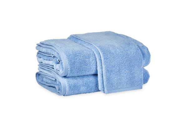 https://matouk-website.imgix.net/spree/products/2626/large/Milagro_towels_azure_primary_%281%29.png?1536953001?auto=format