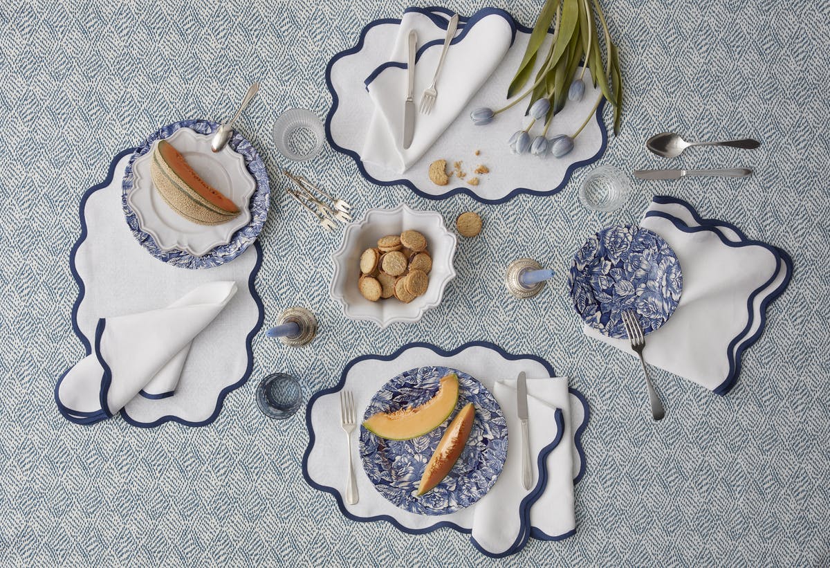 How To Clean Table Linens: Spotless And Fresh Looking Tablecloths, Napkins,  And Placemats